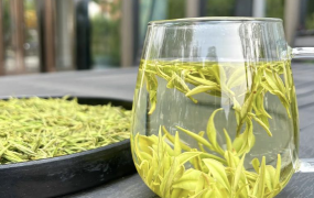 时间越久，味道越温和的那种白茶